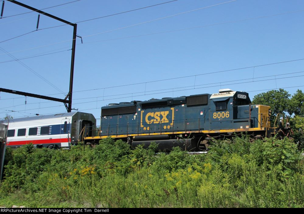 CSX 8006 leading the S989